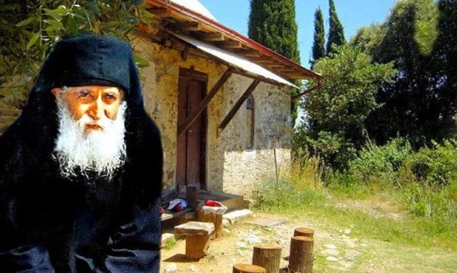 «Μου άνοιξε ο Γέροντας Παΐσιος – Σε περίμενα, μου είπε»